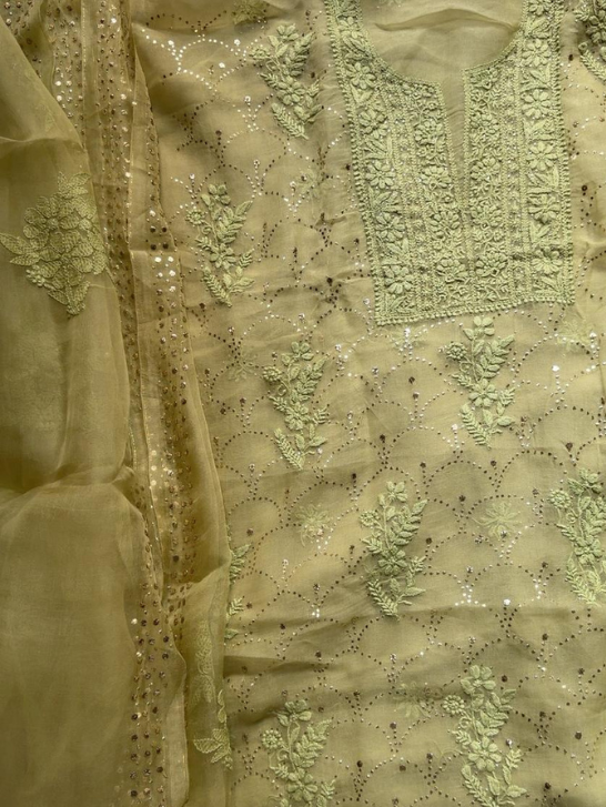 Suit in Olive green